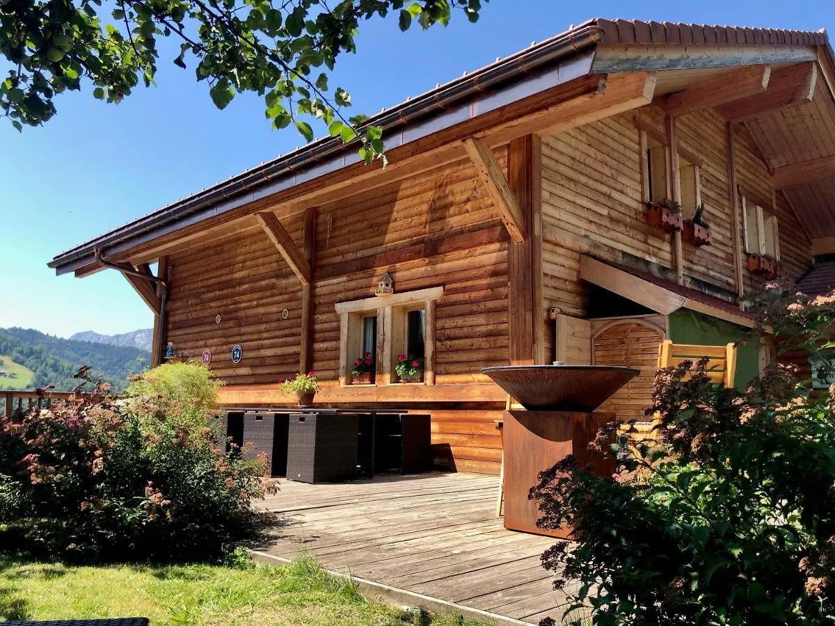 Le Paret Chambres D'Hotes De Charme & Spa Manigod 3*,